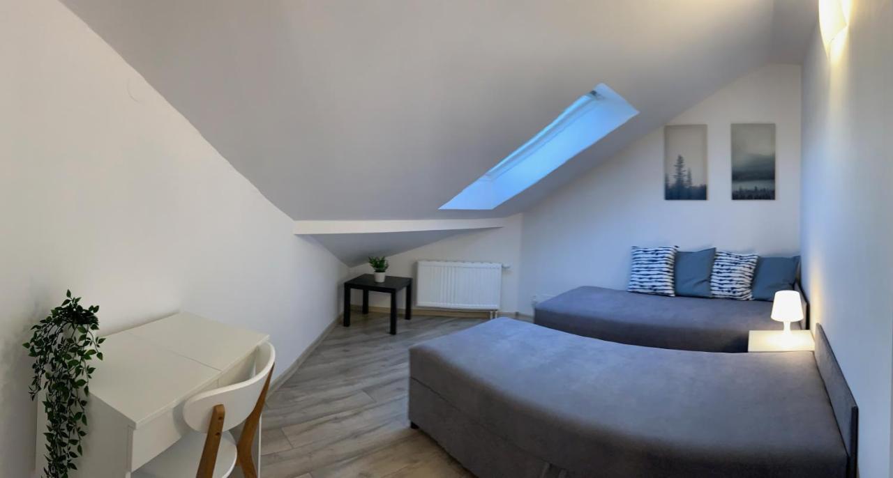 Apartament Pod Gwiazdami Apartment Ostrow Wielkopolski Luaran gambar