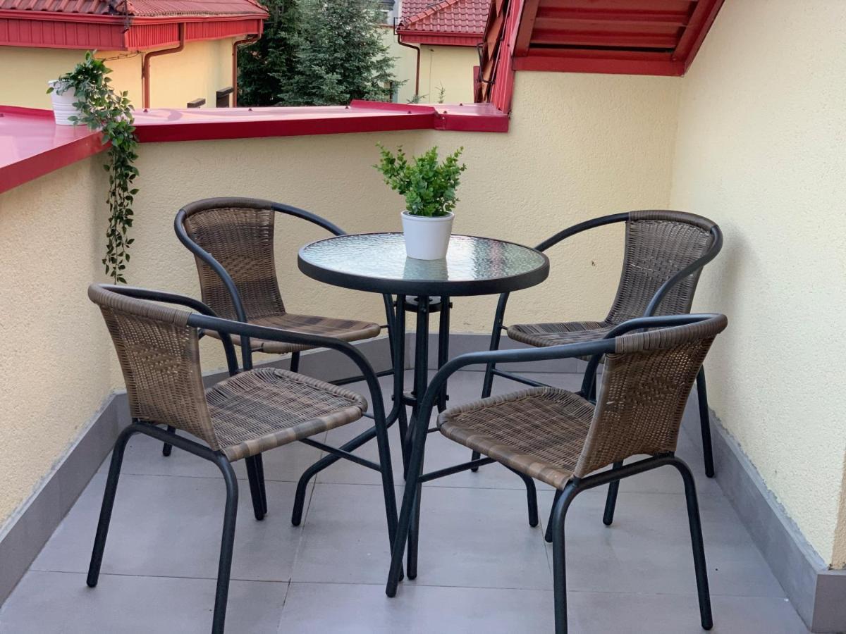 Apartament Pod Gwiazdami Apartment Ostrow Wielkopolski Luaran gambar