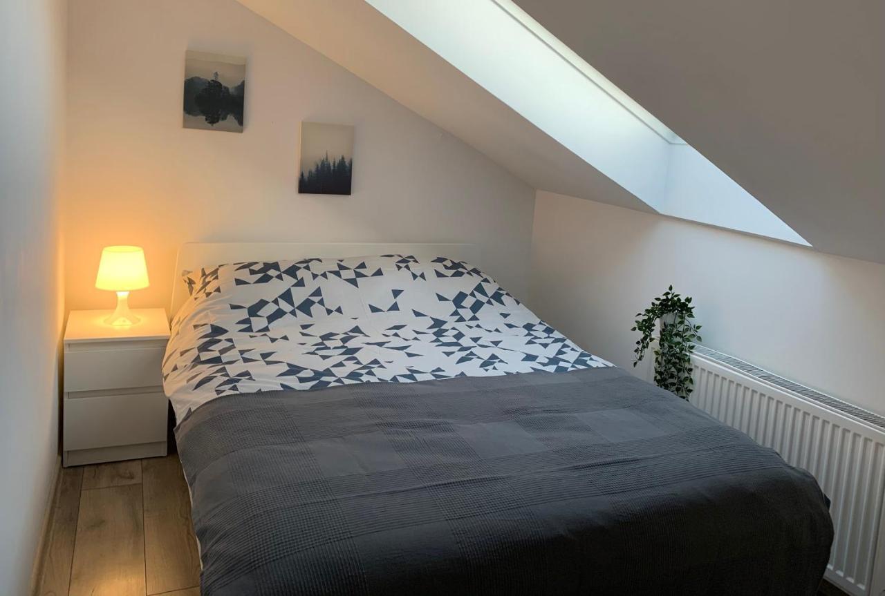 Apartament Pod Gwiazdami Apartment Ostrow Wielkopolski Luaran gambar